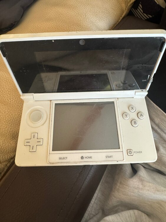 3DS（ゲーム機本体・ゲームソフト）の商品画像 - 査定依頼日：2025年5月29日 - 最高査定価格：3,000円