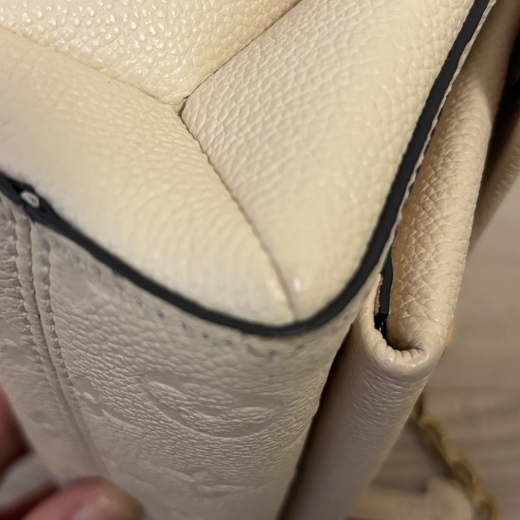 ヴァヴァンBB　モノグラム　アンプラント クレーム　M44553（ブランドバッグ）の商品画像 - 査定依頼日：2025年9月18日 - 最高査定価格：180,000円