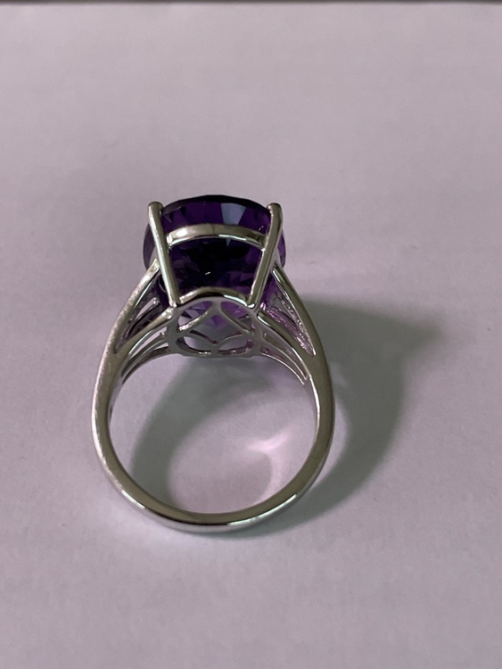 K18WGアメシスト&メレダイヤリング（宝石）の商品画像 - 査定依頼日：2025年6月29日 - 最高査定価格：35,000円