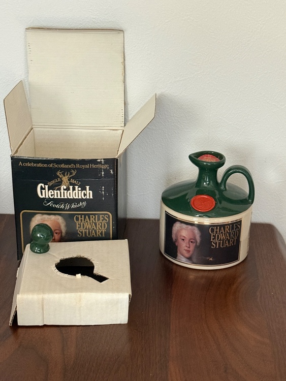 グレンフィディック チャールズ・エドワード・ステュアート（Bonnie Prince Charlie）の陶器ボトル（フラゴン）入りシングルモルト・スコッチ・ウイスキー（お酒）の商品画像 - 査定依頼日：2026年8月15日 - 最高査定価格：4,000円