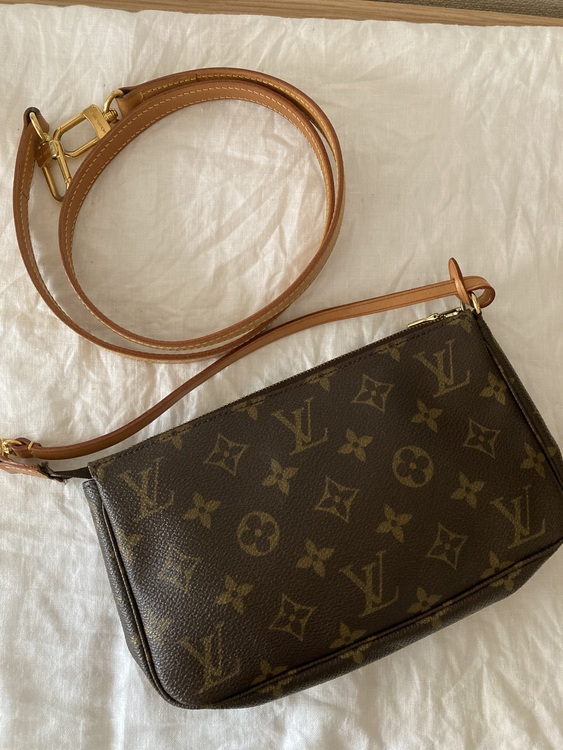 アクセソワール（ブランドバッグ）の商品画像 - 査定依頼日：2022年5月17日 - 最高査定価格：75,000円