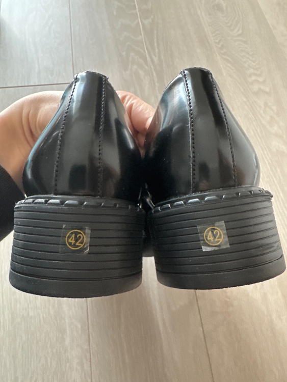 プラダ  （ブランドバッグ）の商品画像 - 査定依頼日：2026年3月29日 - 最高査定価格：25,000円