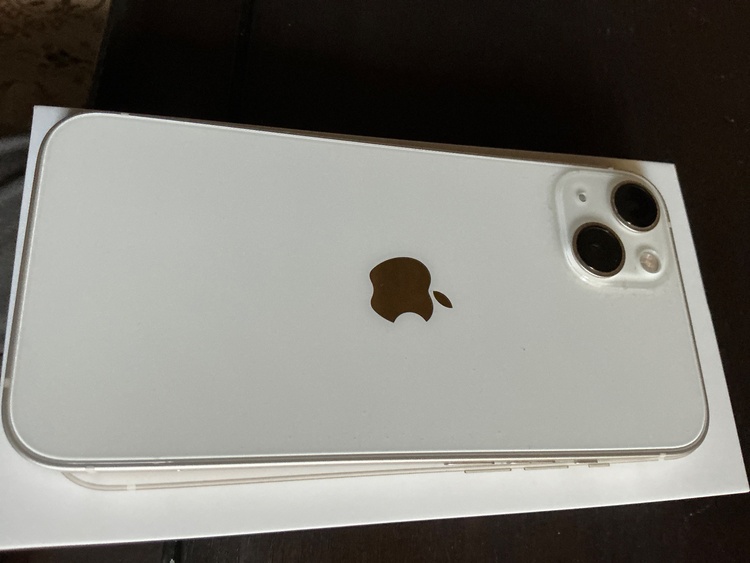 iPhone iPhone 13 128GB SIMフリー（スマホ）の商品画像 - 査定依頼日：2026年10月18日 - 最高査定価格：33,500円