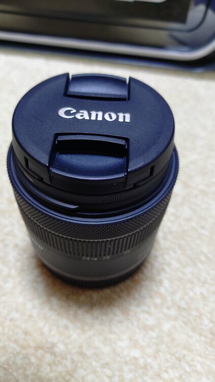 rf24-50 IS STM（カメラ）の商品画像 - 査定依頼日：2026年4月3日 - 最高査定価格：12,100円