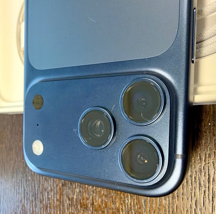 iPhone iPhone 17 Pro Max 256GB SIMフリー（スマホ）の商品画像 - 査定依頼日：2026年9月23日 - 最高査定価格：167,000円