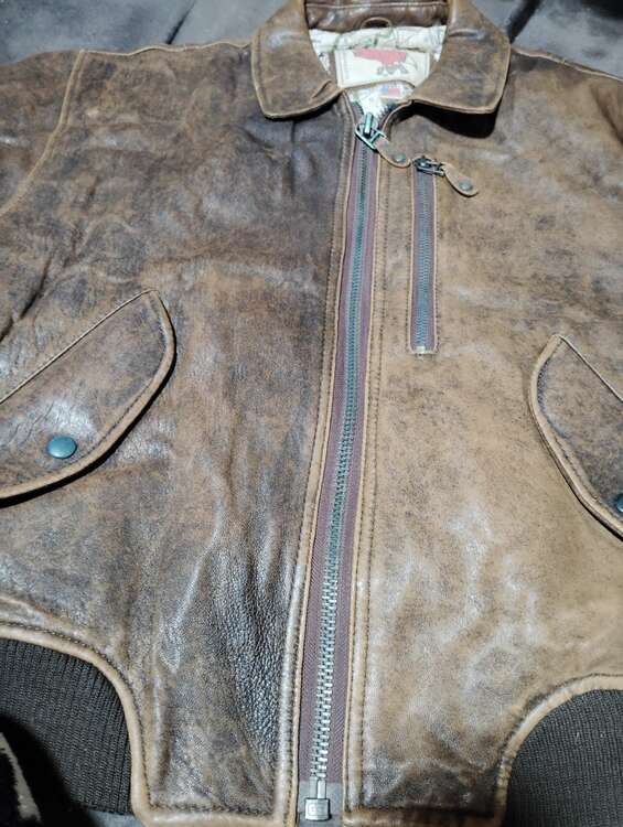 革ジャン（古着・ファッション）の商品画像 - 査定依頼日：2025年1月22日 - 最高査定価格：1,000円