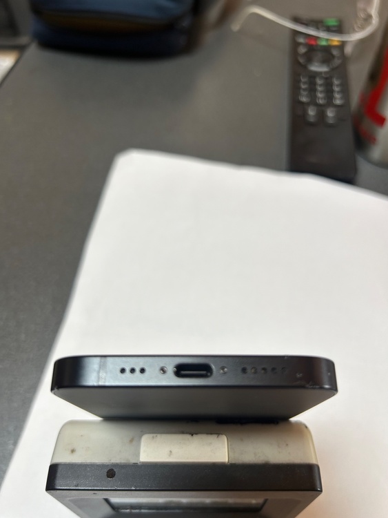 iPhone iPhone 16e 128GB SIMフリー（スマホ）の商品画像 - 査定依頼日：2026年8月26日 - 最高査定価格：67,000円