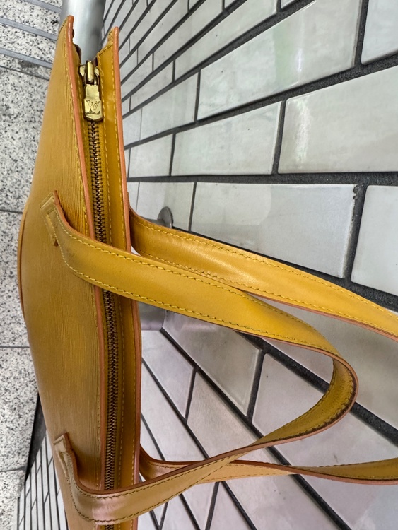 ハンドバッグ（ブランドバッグ）の商品画像 - 査定依頼日：2025年12月12日 - 最高査定価格：15,000円