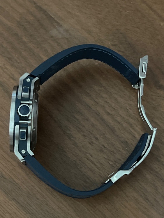 ウブロ ビックバン 301 （高級時計）の商品画像 - 査定依頼日：2025年10月6日 - 最高査定価格：750,000円