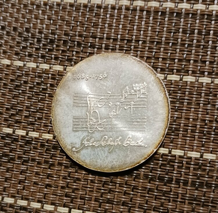 バッハ生誕225年記念コイン（金・貴金属）の商品画像 - 査定依頼日：2026年9月6日 - 最高査定価格：100,000円