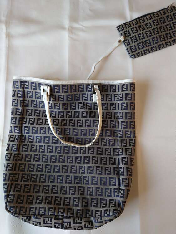 トートバッグ（ブランドバッグ）の商品画像 - 査定依頼日：2025年3月27日 - 最高査定価格：30,000円