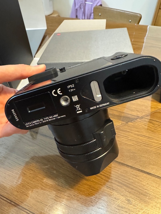 Q2（カメラ）の商品画像 - 査定依頼日：2026年1月11日 - 最高査定価格：360,000円