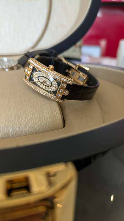 HW アヴェニューCミニ ・エリプティック（高級時計）の商品画像 - 査定依頼日：2025年4月6日 - 最高査定価格：1,400,000円