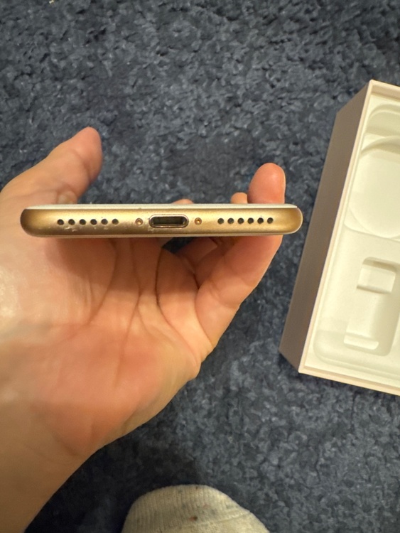 iPhone8（スマホ）の商品画像 - 査定依頼日：2026年3月29日 - 最高査定価格：4,000円