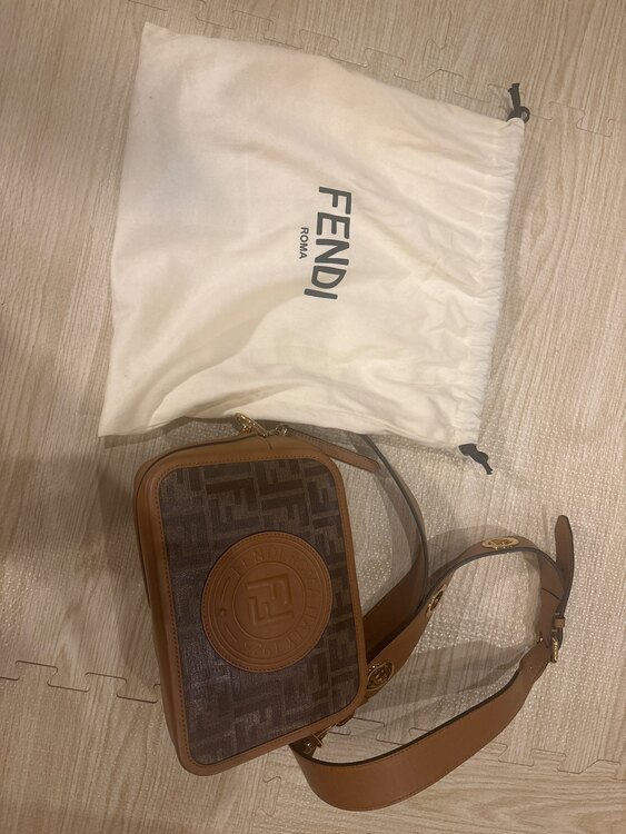 フェンディ  （ブランドバッグ）の商品画像 - 査定依頼日：2025年2月15日 - 最高査定価格：120,000円