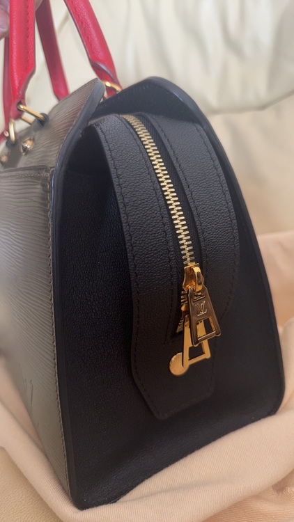 M51248（ブランドバッグ）の商品画像 - 査定依頼日：2025年9月23日 - 最高査定価格：120,000円