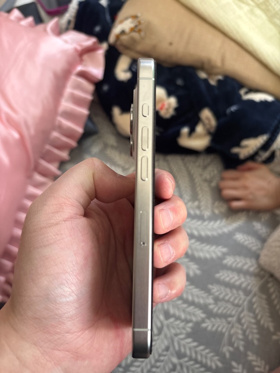 iPhone 15 Pro 256GB SIMフリー（スマホ）の商品画像 - 査定依頼日：2026年4月12日 - 最高査定価格：81,000円