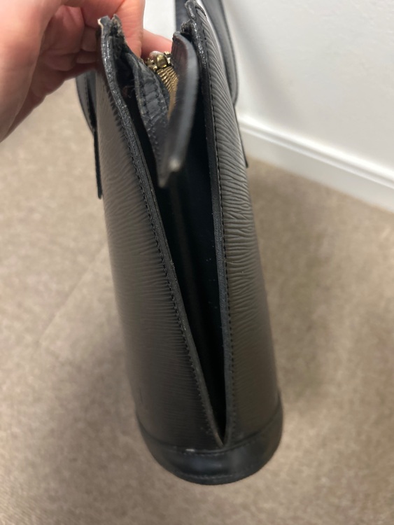 エピ（ブランドバッグ）の商品画像 - 査定依頼日：2025年11月27日 - 最高査定価格：40,000円