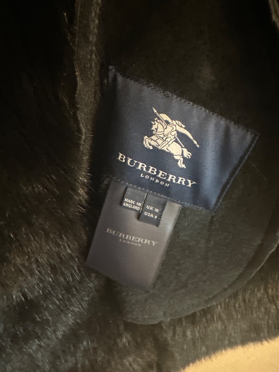 BURBERRY ファーコート（古着・ファッション）の商品画像 - 査定依頼日：2026年2月10日 - 最高査定価格：5,000円