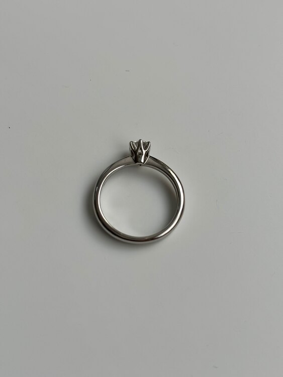 I-PRIMOの婚約指輪（宝石）の商品画像 - 査定依頼日：2024年5月19日 - 最高査定価格：15,000円