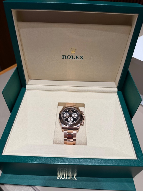 ロレックス デイトナ 12650（高級時計）の商品画像 - 査定依頼日：2026年3月22日 - 最高査定価格：9,700,000円