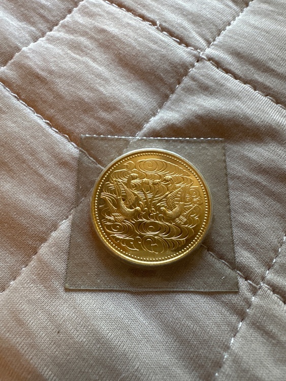 天皇陛下御在位60年記念10万円金貨（金・貴金属）の商品画像 - 査定依頼日：2026年5月9日 - 最高査定価格：493,520円