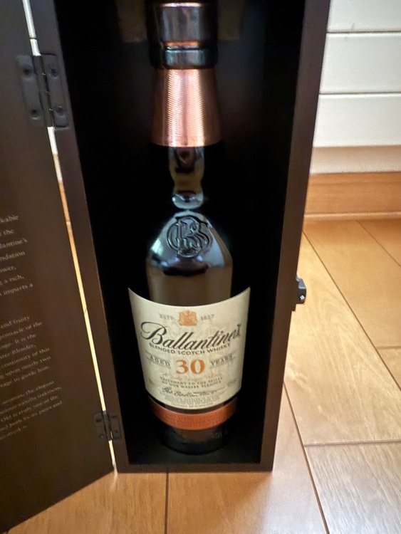 バランタイン30年（お酒）の商品画像 - 査定依頼日：2025年9月17日 - 最高査定価格：27,000円