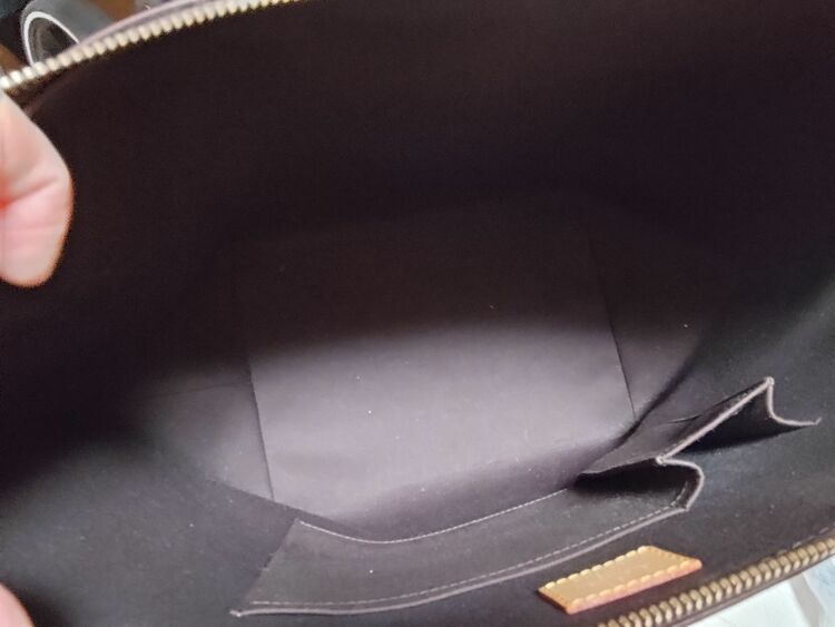 ヴェルニ　ベルビューGMトートバッグ（ブランドバッグ）の商品画像 - 査定依頼日：2025年9月16日 - 最高査定価格：50,000円