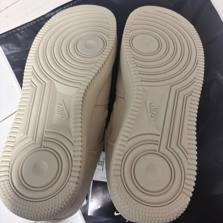 Stussy × Nike Air Force 1 Low "Fossil St（古着・ファッション）の商品画像 - 査定依頼日：2026年5月8日 - 最高査定価格：21,000円