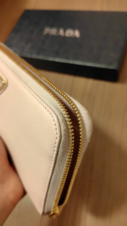 プラダ（ブランド財布・小物）の商品画像 - 査定依頼日：2025年8月29日 - 最高査定価格：10,000円