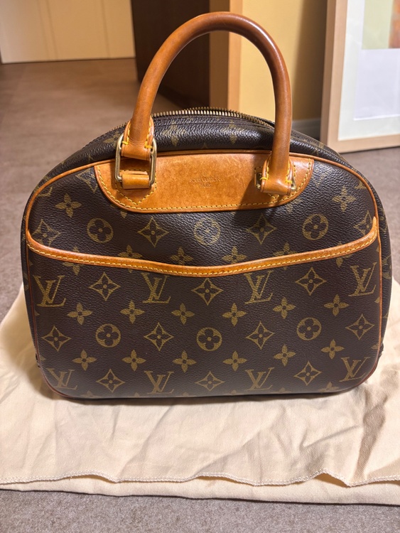 トゥルービル（ブランドバッグ）の商品画像 - 査定依頼日：2026年2月22日 - 最高査定価格：48,000円