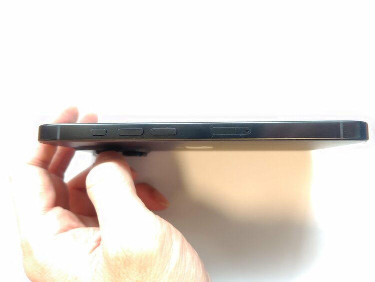iPhone iPhone 16 Pro 128GB SIMフリー（スマホ）の商品画像 - 査定依頼日：2026年10月4日 - 最高査定価格：112,000円