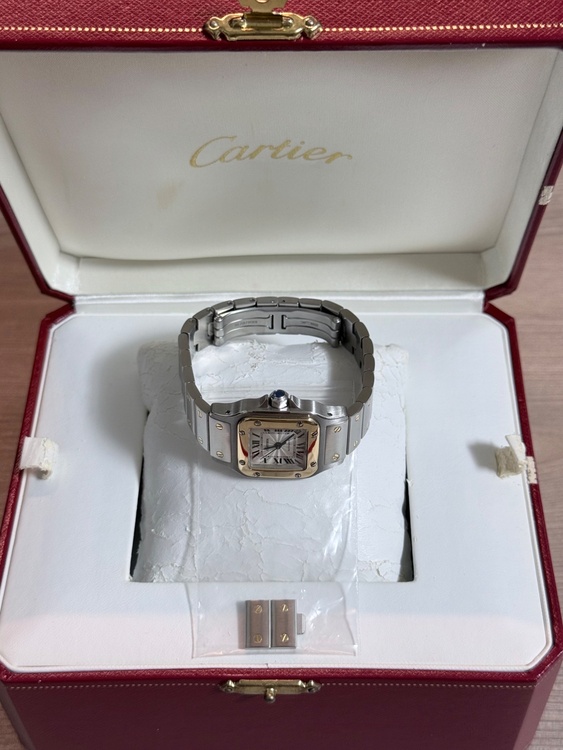 Cartier カルティエ サントス ガルベ 自動巻き Ref.2423（高級時計）の商品画像 - 査定依頼日：2026年9月17日 - 最高査定価格：580,000円