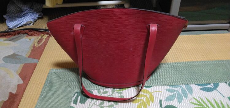 ルイヴィトン エピ （ブランドバッグ）の商品画像 - 査定依頼日：2025年10月25日 - 最高査定価格：40,000円