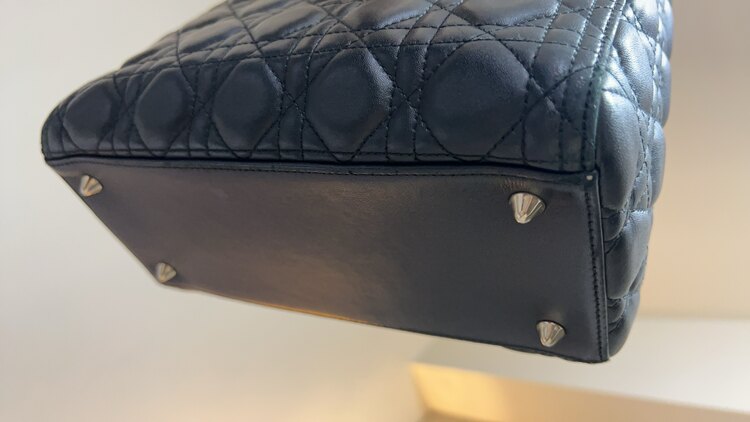 ディオール  （ブランドバッグ）の商品画像 - 査定依頼日：2025年5月6日 - 最高査定価格：340,000円