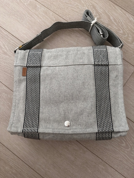 エルメス フールトゥ バサスMM（Fourre-Tout Bassas）（ブランドバッグ）の商品画像 - 査定依頼日：2026年4月5日 - 最高査定価格：30,000円