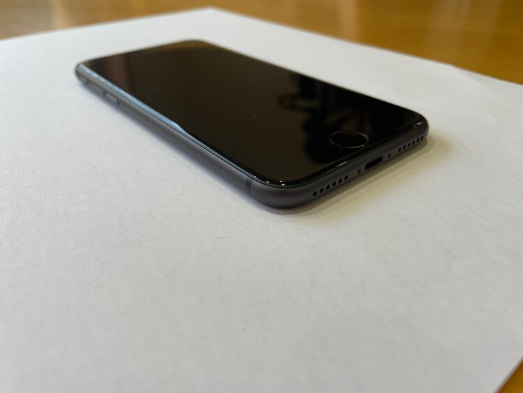 スペースグレイ（スマホ）の商品画像 - 査定依頼日：2025年4月7日 - 最高査定価格：7,000円