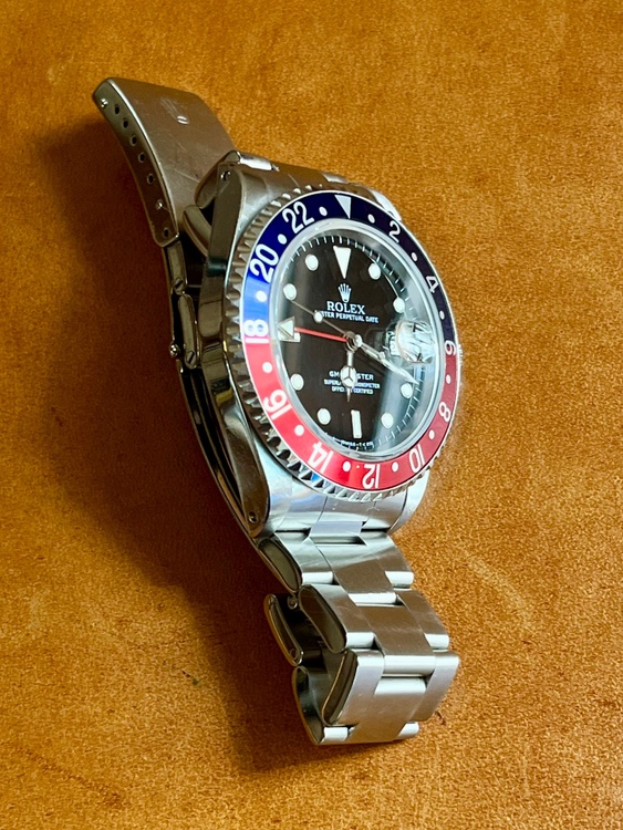 ロレックス GMTマスター 1670（高級時計）の商品画像 - 査定依頼日：2026年4月14日 - 最高査定価格：1,980,000円