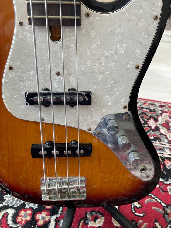 ジャズベース  ユニバースシリーズ（ピアノ・楽器・PA機材）の商品画像 - 査定依頼日：2026年4月26日 - 最高査定価格：8,000円