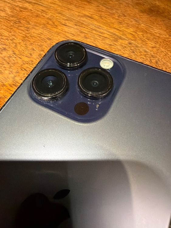 iPhone 16 Pro Max 256GB SIMフリー（スマホ）の商品画像 - 査定依頼日：2026年1月26日 - 最高査定価格：127,000円