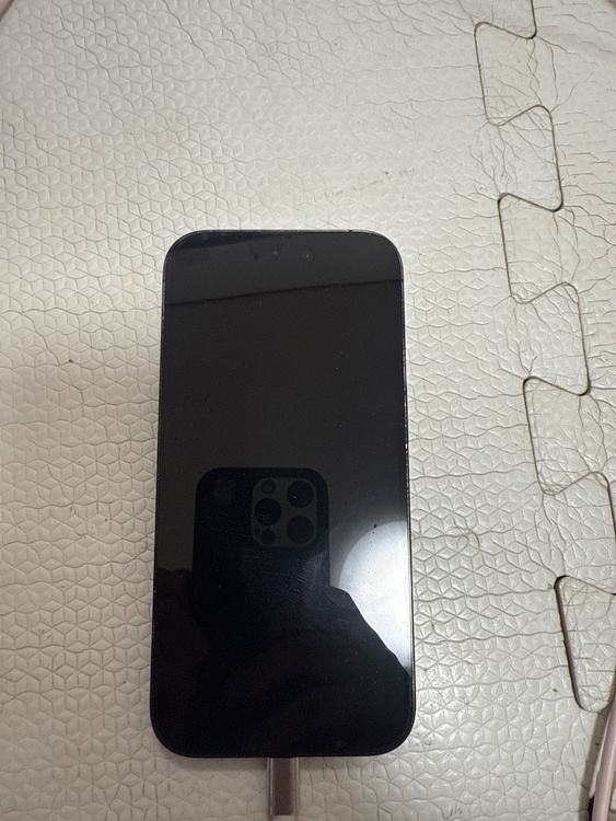 iPhone 14 Pro 128GB au（スマホ）の商品画像 - 査定依頼日：2026年2月6日 - 最高査定価格：36,000円