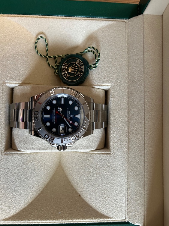 ヨットマスター　ブルー（高級時計）の商品画像 - 査定依頼日：2025年10月5日 - 最高査定価格：1,750,000円