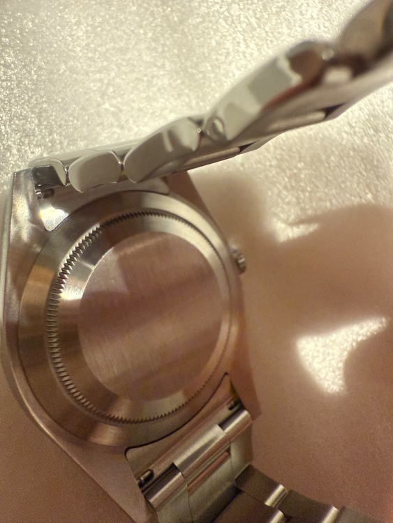 ロレックス　オイスターパーペチュアル　114300（高級時計）の商品画像 - 査定依頼日：2025年9月23日 - 最高査定価格：1,200,000円