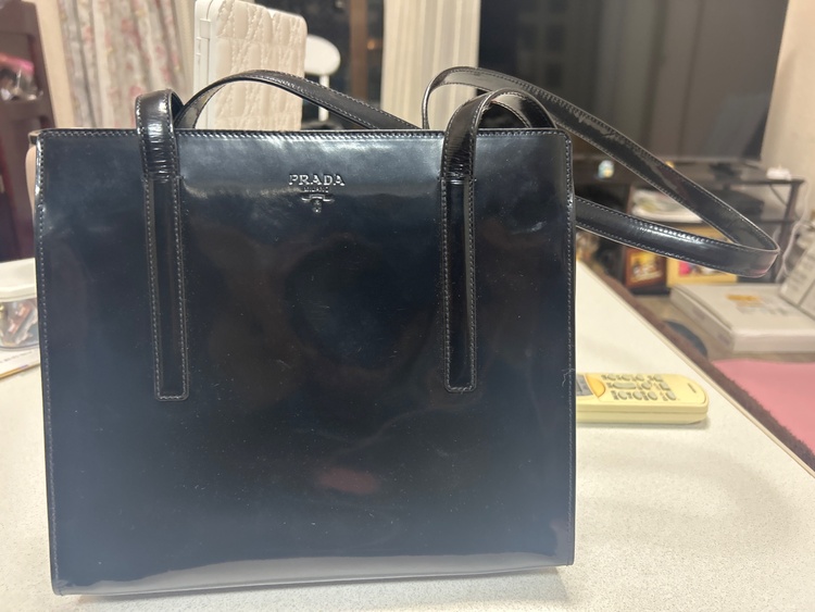 プラダ  （ブランドバッグ）の商品画像 - 査定依頼日：2025年12月19日 - 最高査定価格：23,000円
