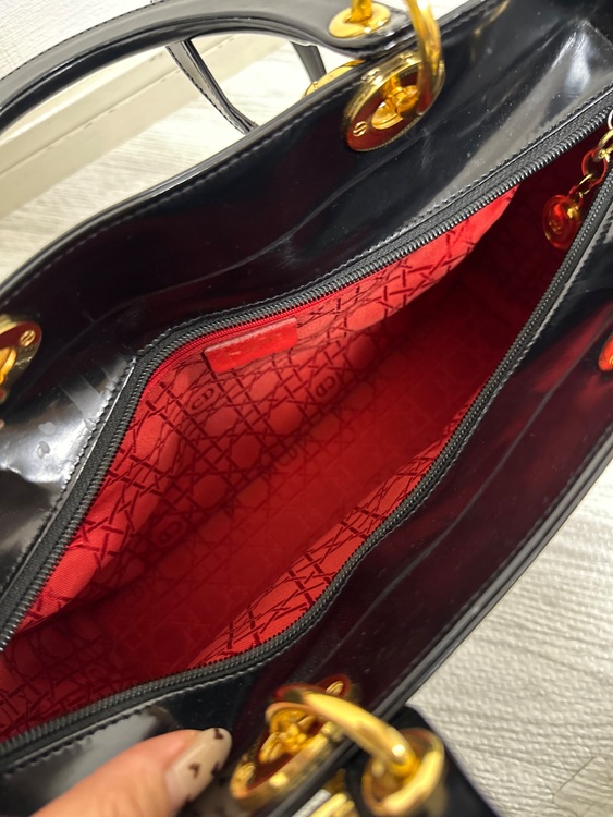 レディディオール　パテントレザー（ブランドバッグ）の商品画像 - 査定依頼日：2025年11月29日 - 最高査定価格：50,000円