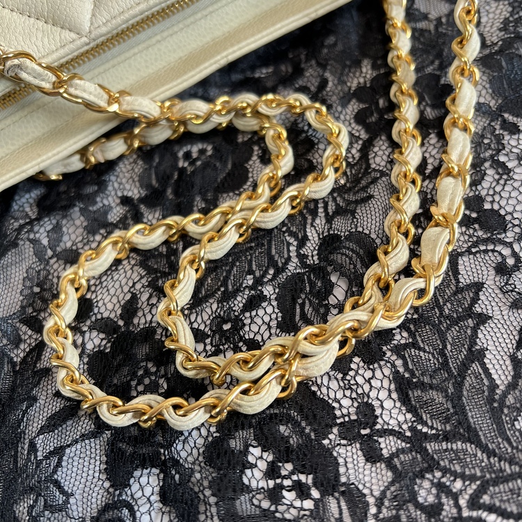 CHANEL キャビアスキンマトラッセ チェーンショルダー　ファスナー開閉タイプ（ブランドバッグ）の商品画像 - 査定依頼日：2022年3月9日