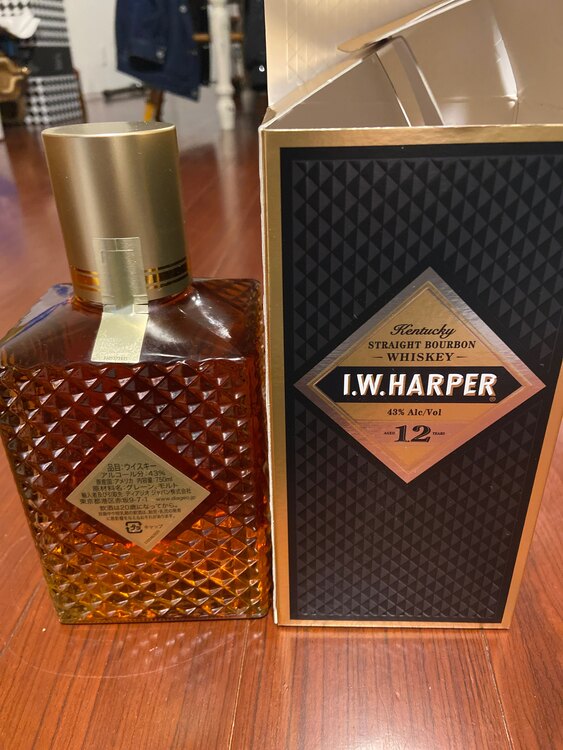 IWハーパー12年（お酒）の商品画像 - 査定依頼日：2025年4月7日 - 最高査定価格：4,000円