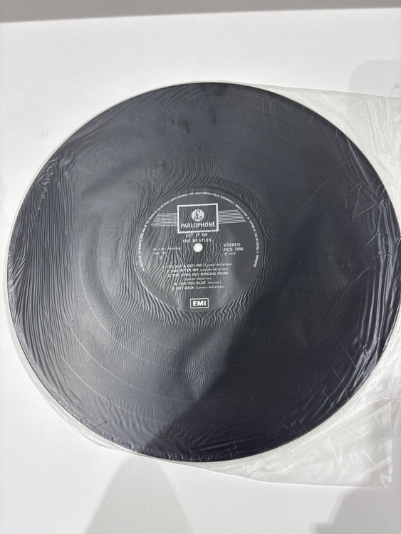 LET IT BE（レコード）の商品画像 - 査定依頼日：2026年7月15日 - 最高査定価格：2,000円