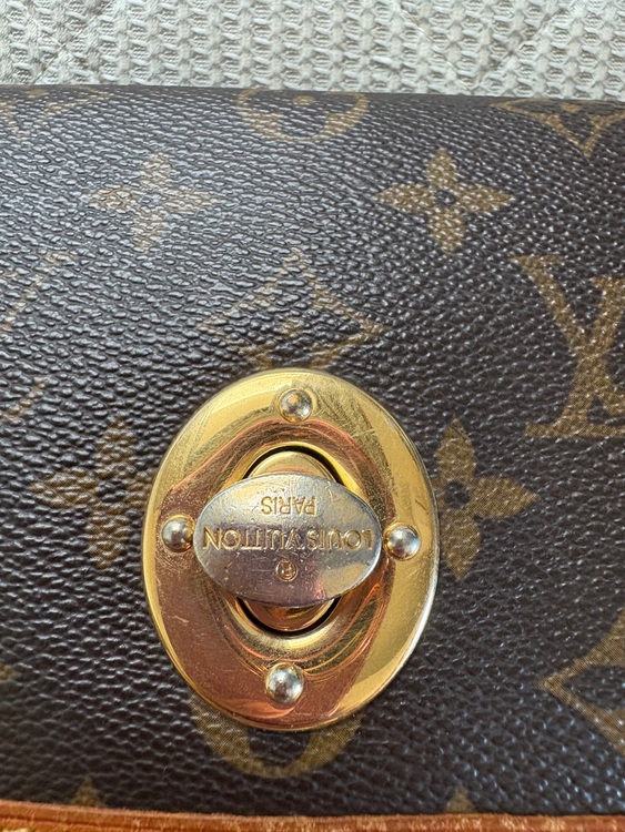 ヴィトンかばん（ブランドバッグ）の商品画像 - 査定依頼日：2025年9月16日 - 最高査定価格：100,000円