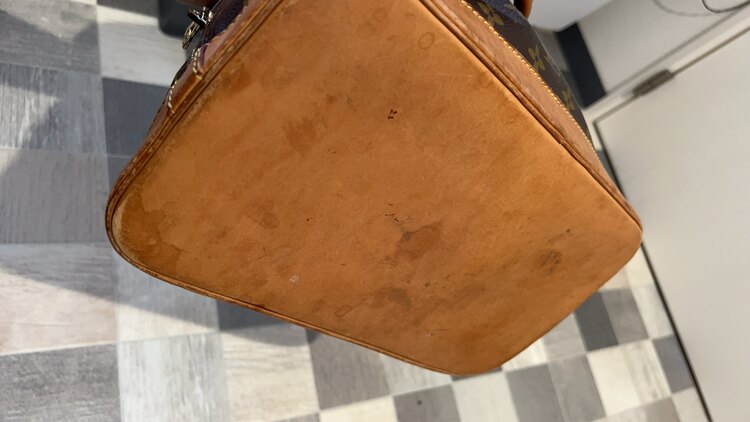 ルイヴィトン モノグラム （ブランドバッグ）の商品画像 - 査定依頼日：2024年10月1日 - 最高査定価格：52,000円